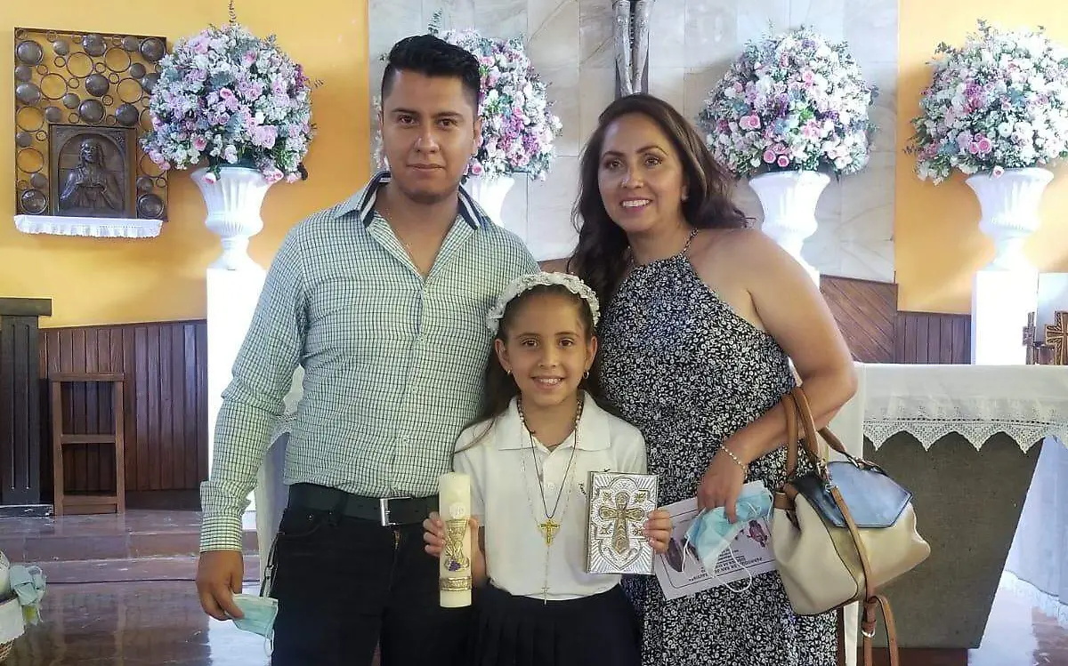 SJR Angel Prado y Dolores Gonzalez con su hija